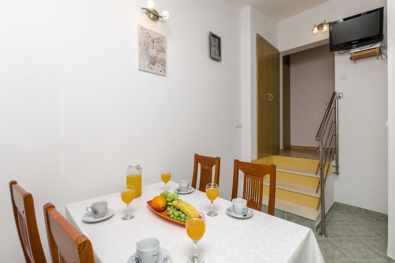 Apartments Srecko Duce Exterior photo