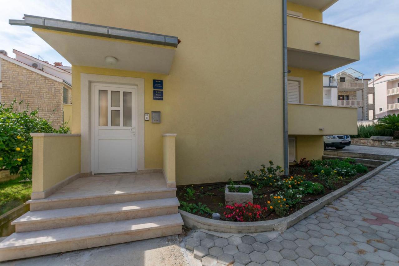 Apartments Srecko Duce Exterior photo
